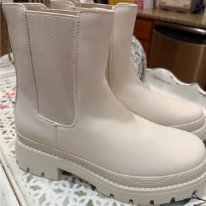 Women's Cream Chelsea Boots